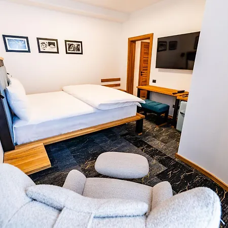 Hotel Boutique And 4*