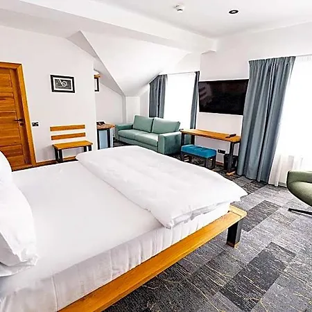 Boutique And 4*
