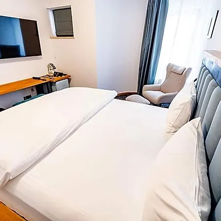 Hotel Boutique And 4*