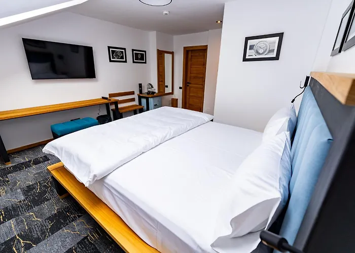 Hotel Boutique And 4*